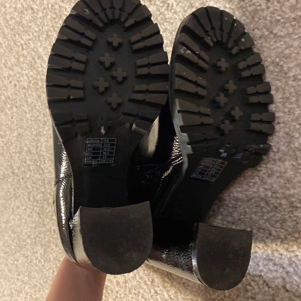 Black high heel boots - Picture 3 of 3